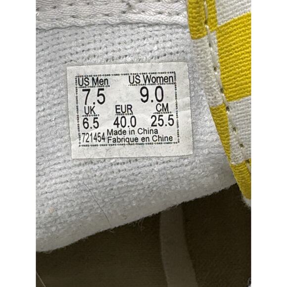 Athletic_Shoes